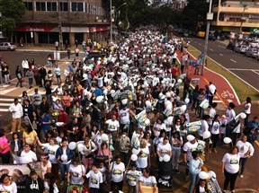 Marcha para Jesus reúne milhares de pessoas em Maringá